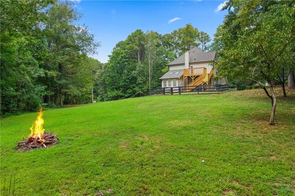 71 Picketts View Acworth, GA 30101