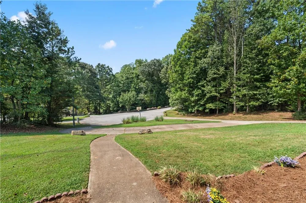 71 Picketts View Acworth, GA 30101