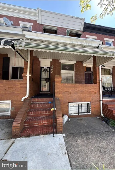 617 ROBINSON STREET