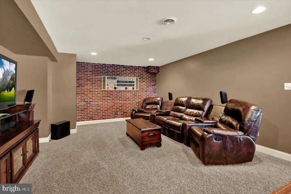 3381 HARWOOD Reading, PA 19608