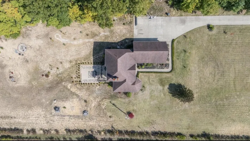 77544 38th Avenue Covert, MI 49043