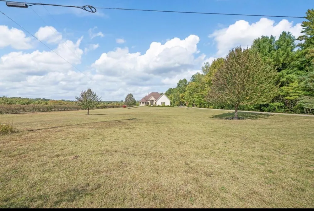 77544 38th Avenue Covert, MI 49043