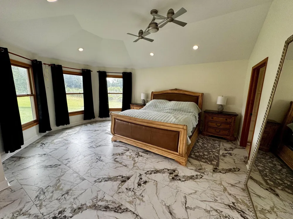 77544 38th Avenue Covert, MI 49043