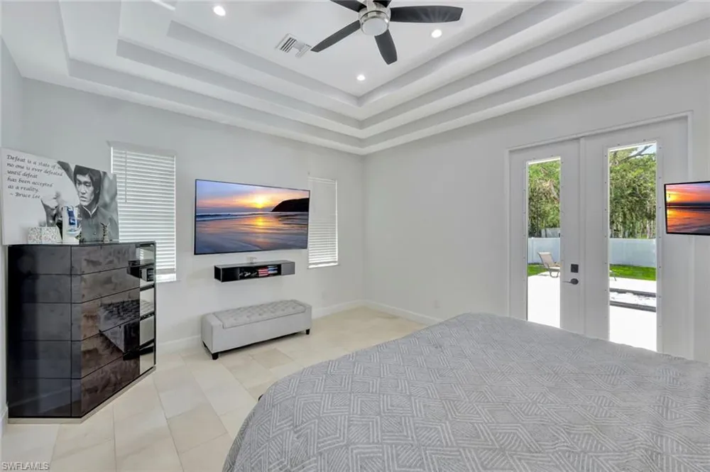 140 37th Avenue NW Naples, FL 34120