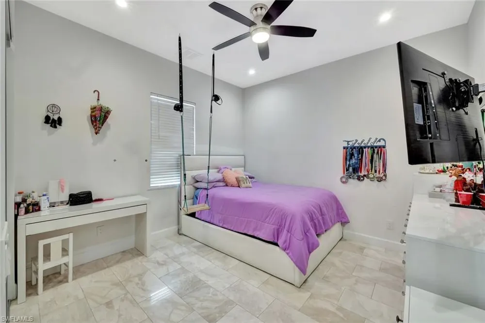 140 37th Avenue NW Naples, FL 34120