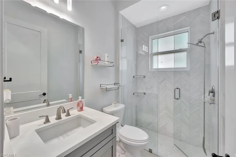 140 37th Avenue NW Naples, FL 34120