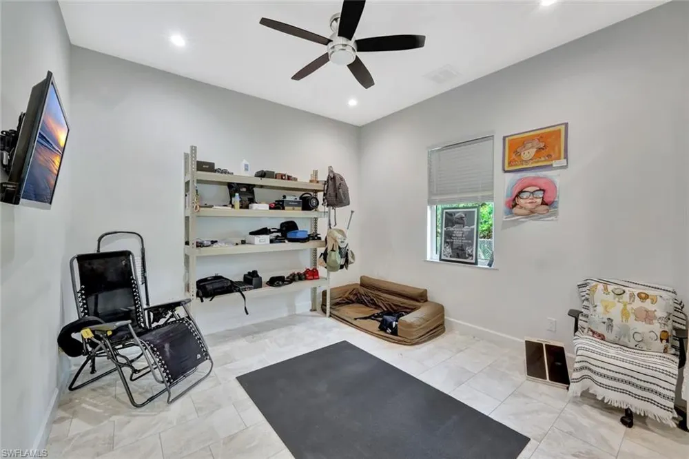 140 37th Avenue NW Naples, FL 34120