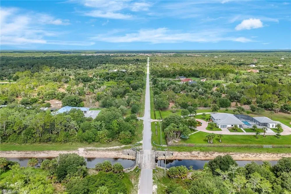 140 37th Avenue NW Naples, FL 34120