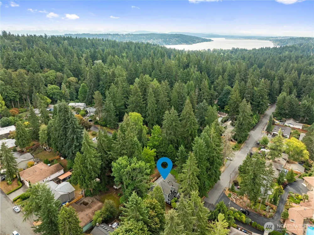 19028 37th Avenue NE Lake Forest Park, WA 98155