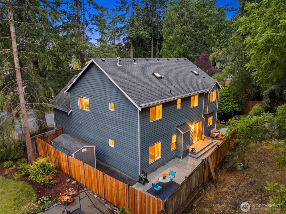 19028 37th Avenue NE Lake Forest Park, WA 98155