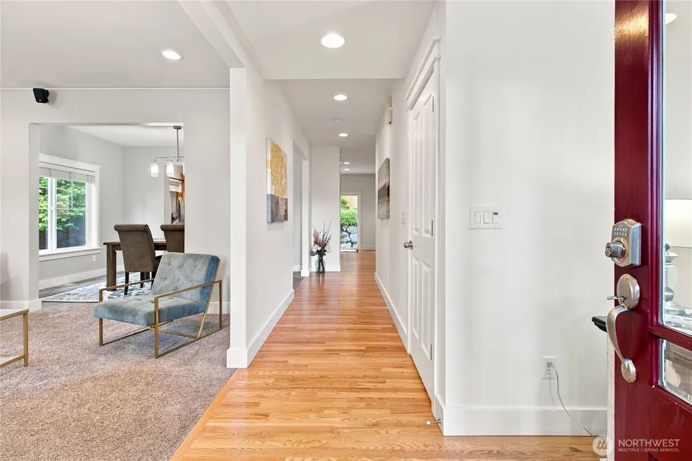 19028 37th Avenue NE Lake Forest Park, WA 98155