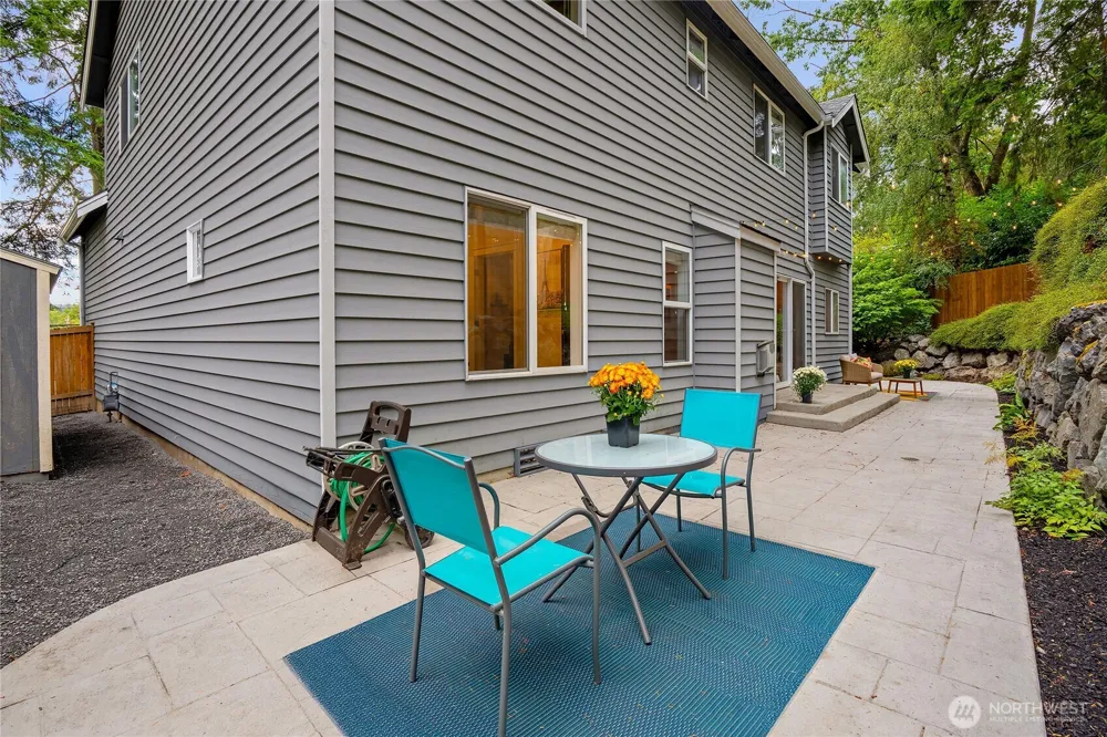19028 37th Avenue NE Lake Forest Park, WA 98155