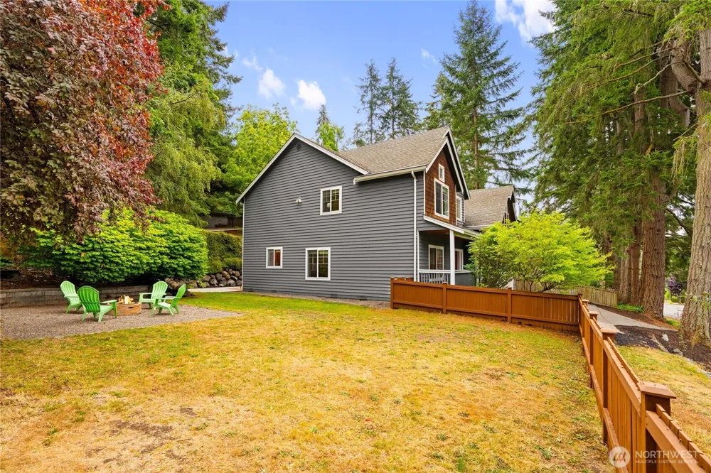 19028 37th Avenue NE Lake Forest Park, WA 98155