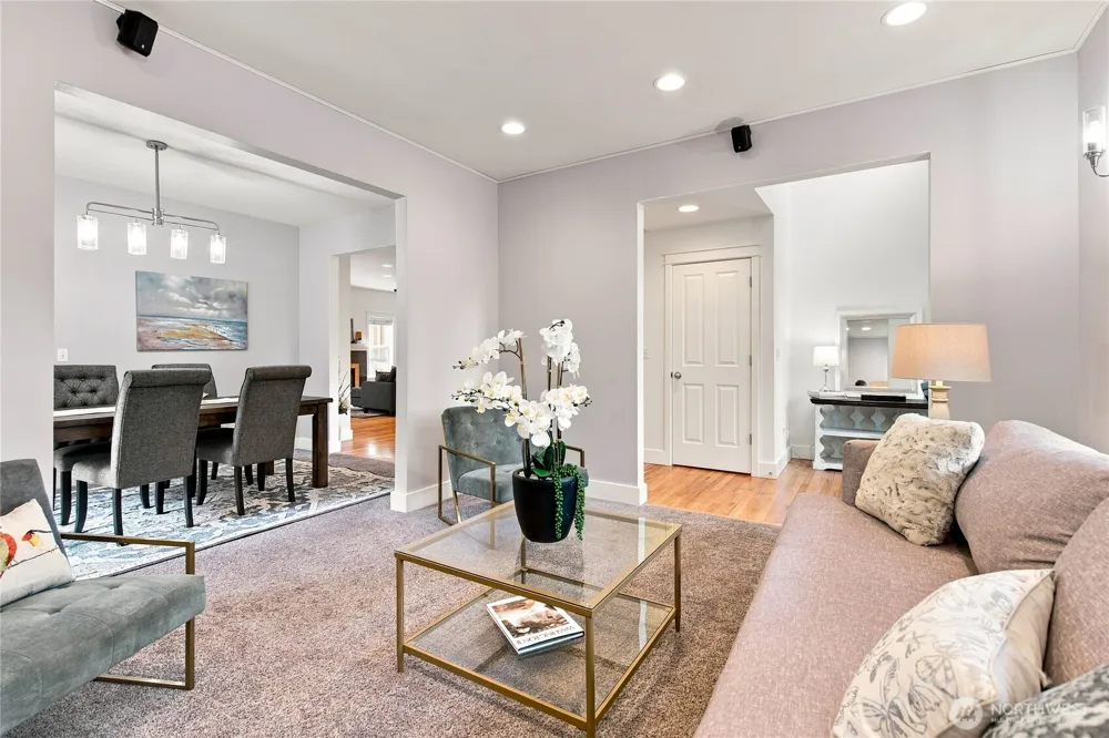 19028 37th Avenue NE Lake Forest Park, WA 98155