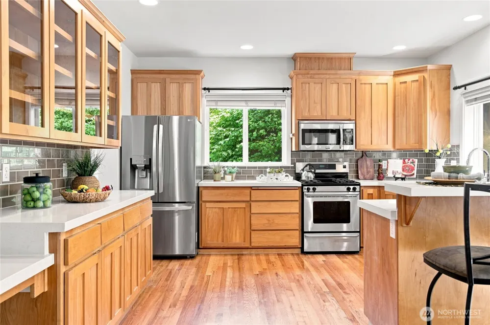 19028 37th Avenue NE Lake Forest Park, WA 98155
