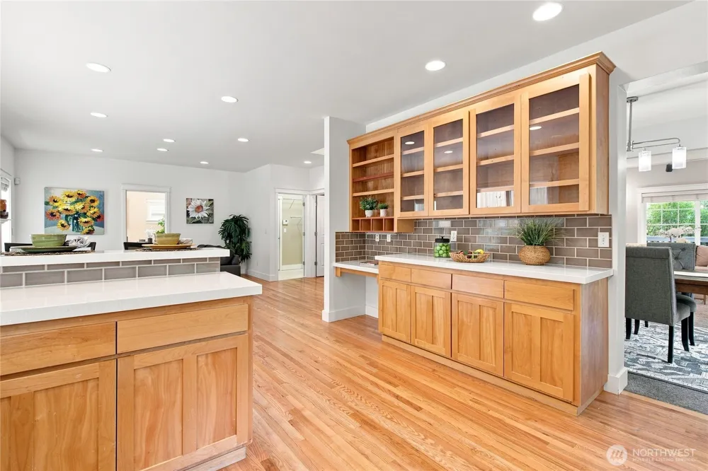 19028 37th Avenue NE Lake Forest Park, WA 98155