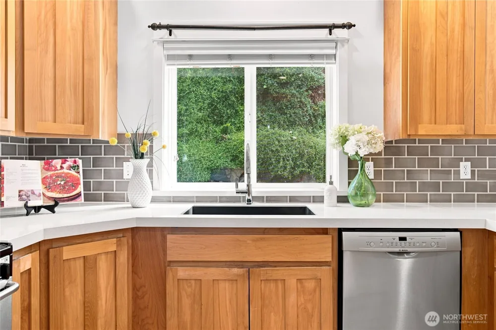19028 37th Avenue NE Lake Forest Park, WA 98155