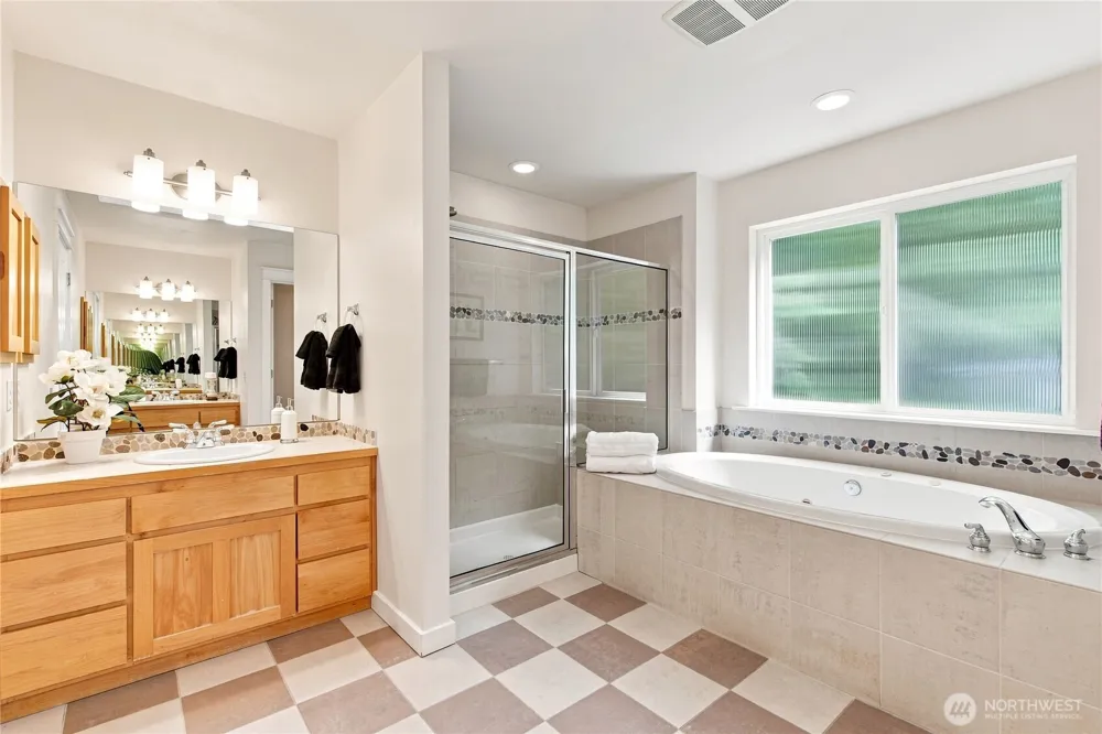 19028 37th Avenue NE Lake Forest Park, WA 98155
