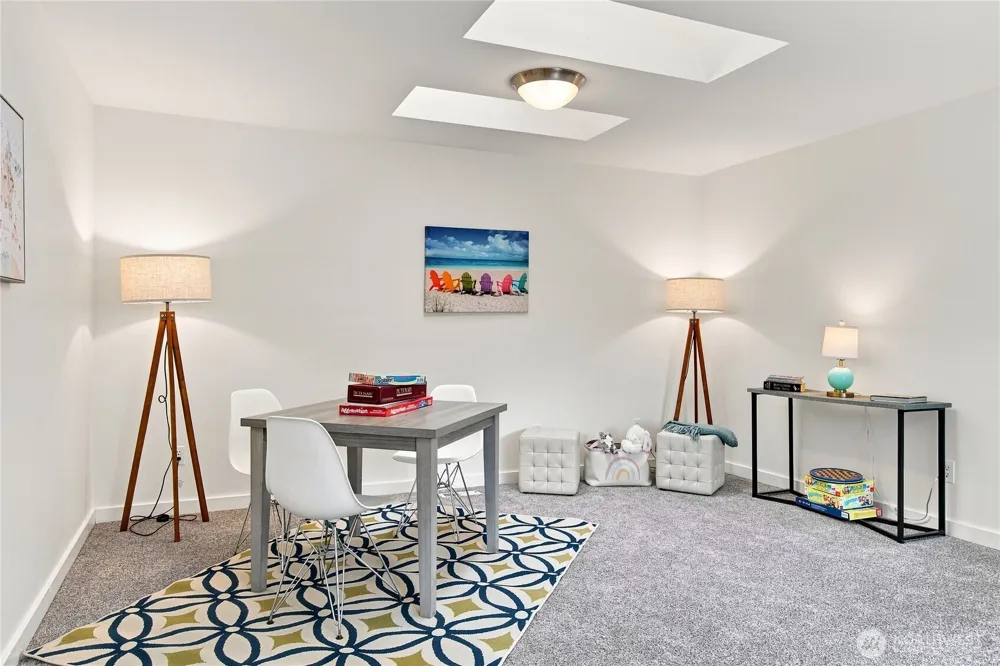 19028 37th Avenue NE Lake Forest Park, WA 98155