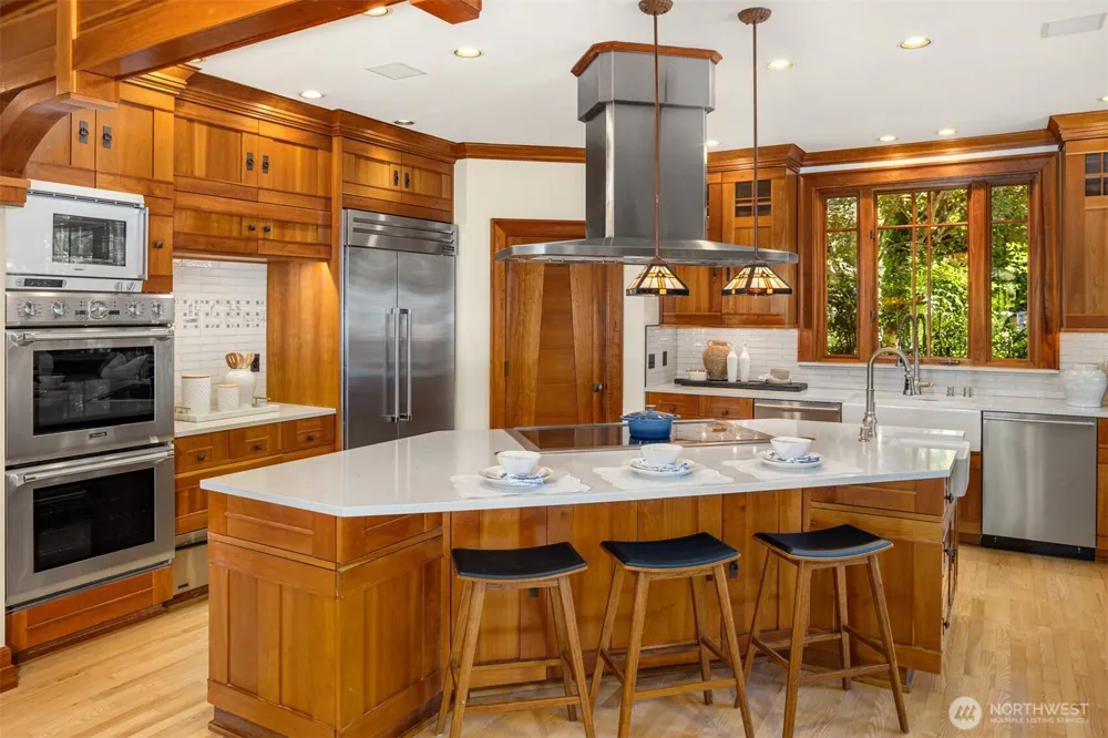 1411 8th Street W Kirkland, WA 98033