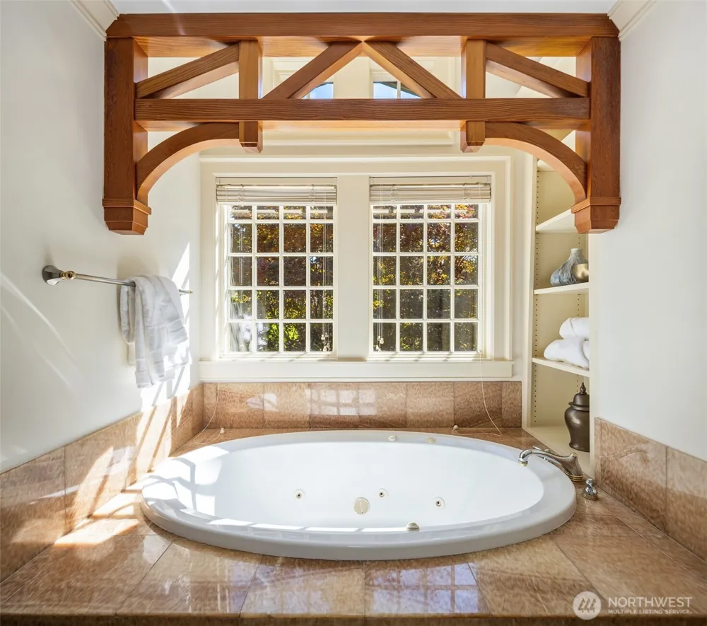 1411 8th Street W Kirkland, WA 98033