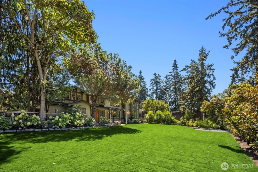 1411 8th Street W Kirkland, WA 98033