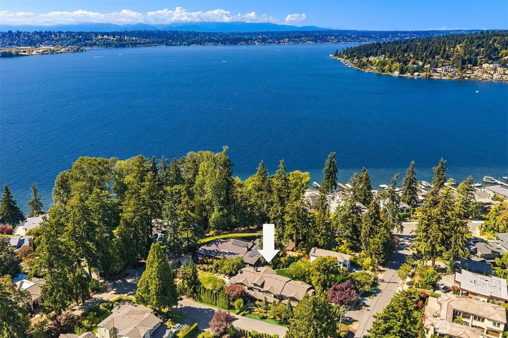 1411 8th Street W Kirkland, WA 98033