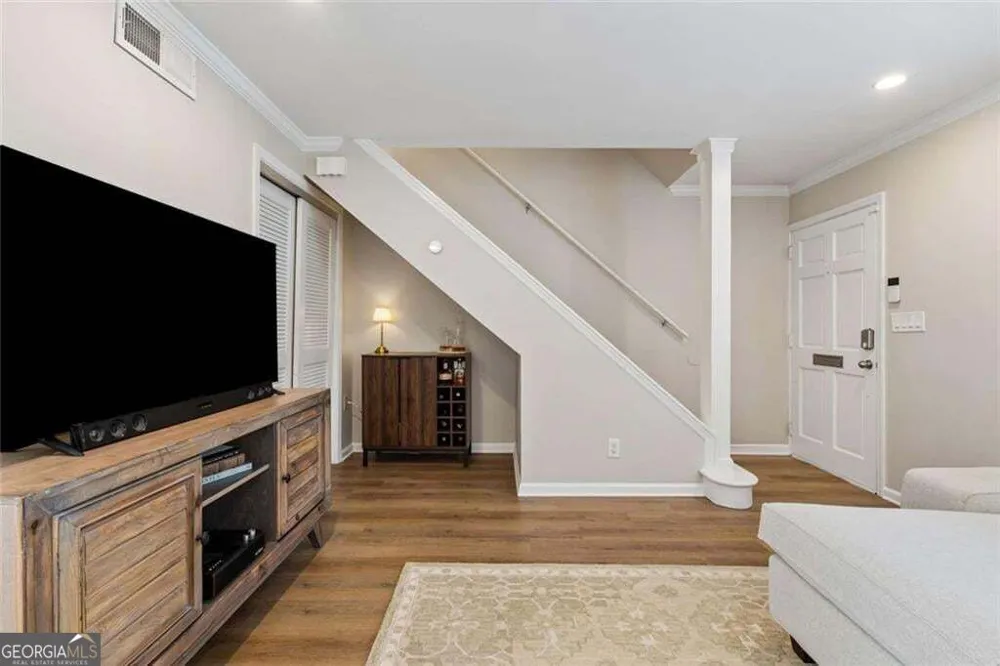 136 NW Peachtree Memorial DR NW Atlanta, GA 30309