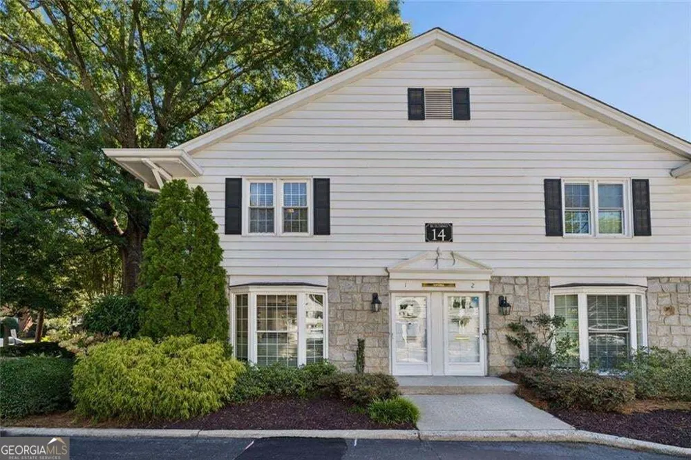 136 NW Peachtree Memorial DR NW Atlanta, GA 30309