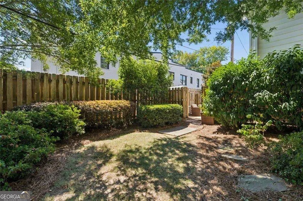 136 NW Peachtree Memorial DR NW Atlanta, GA 30309