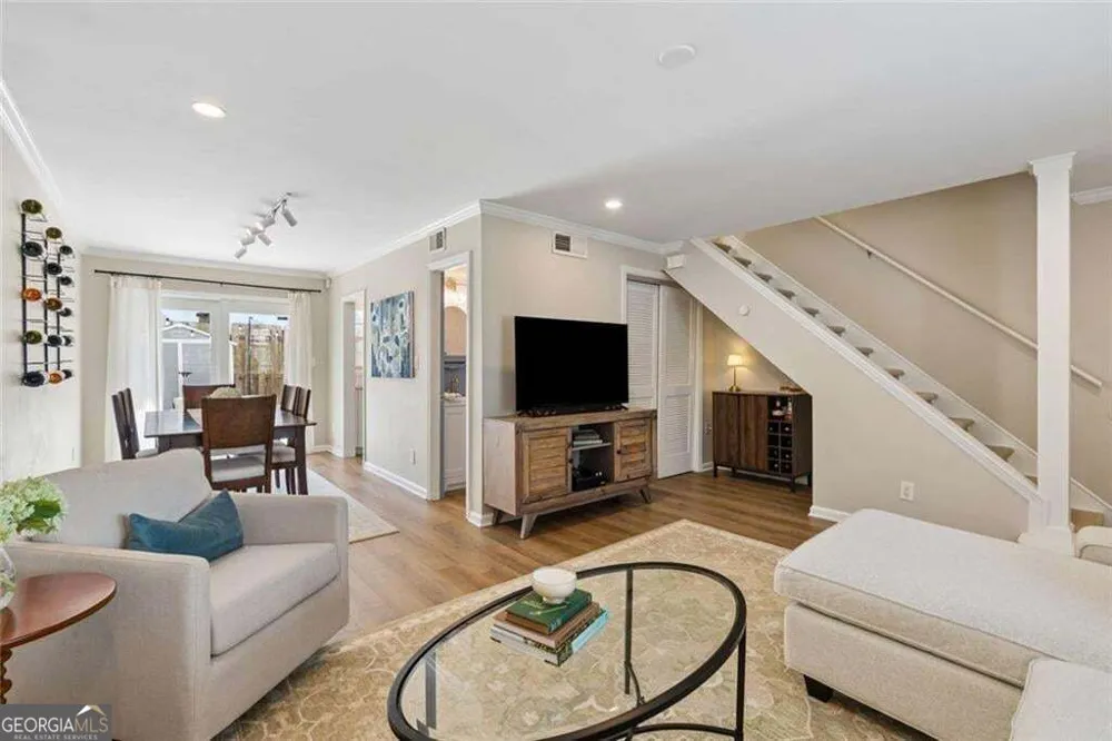 136 NW Peachtree Memorial DR NW Atlanta, GA 30309