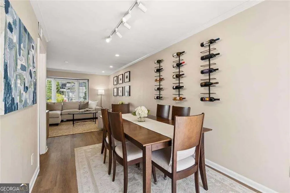 136 NW Peachtree Memorial DR NW Atlanta, GA 30309