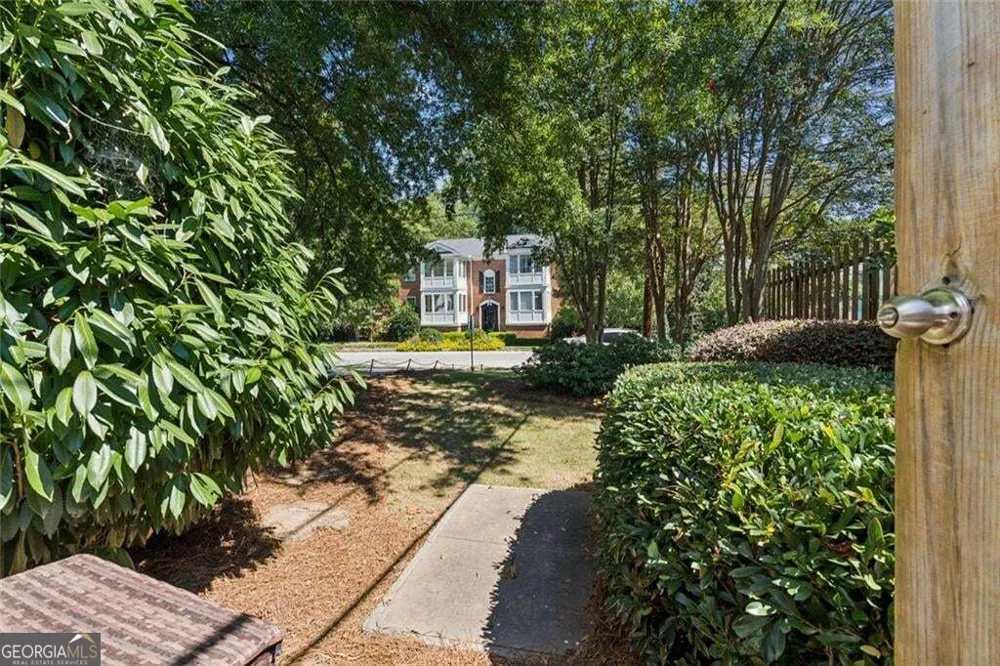 136 NW Peachtree Memorial DR NW Atlanta, GA 30309