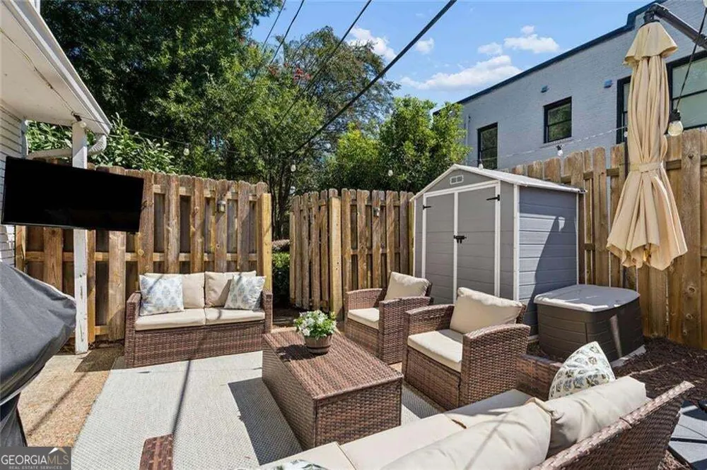 136 NW Peachtree Memorial DR NW Atlanta, GA 30309