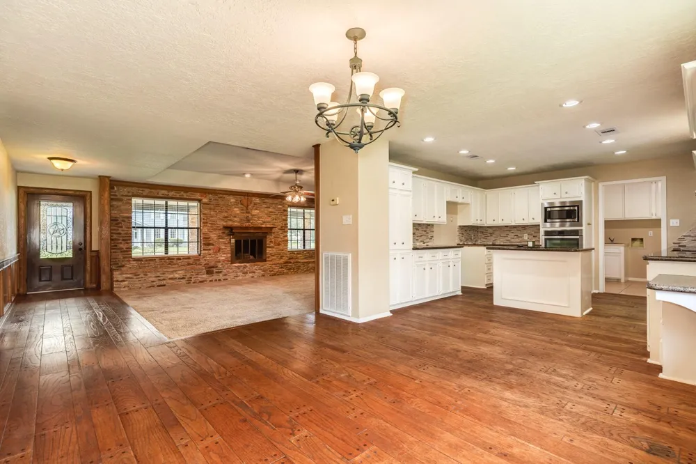 436 Huckleberry Drive Lake Jackson, TX 77566