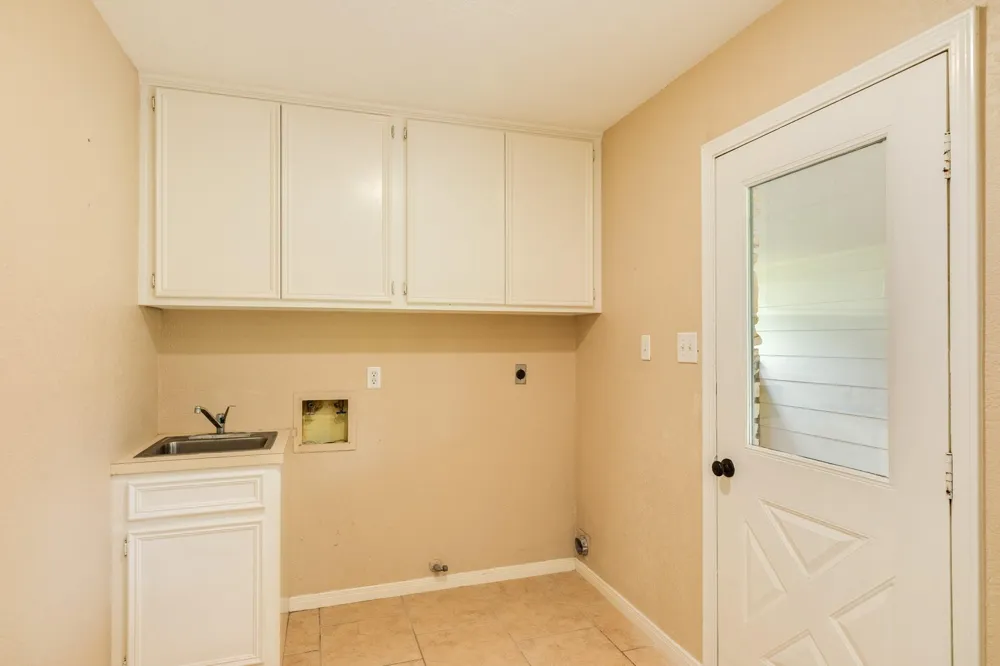 436 Huckleberry Drive Lake Jackson, TX 77566