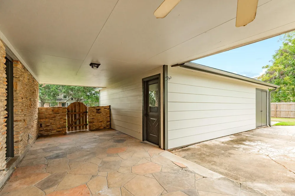 436 Huckleberry Drive Lake Jackson, TX 77566
