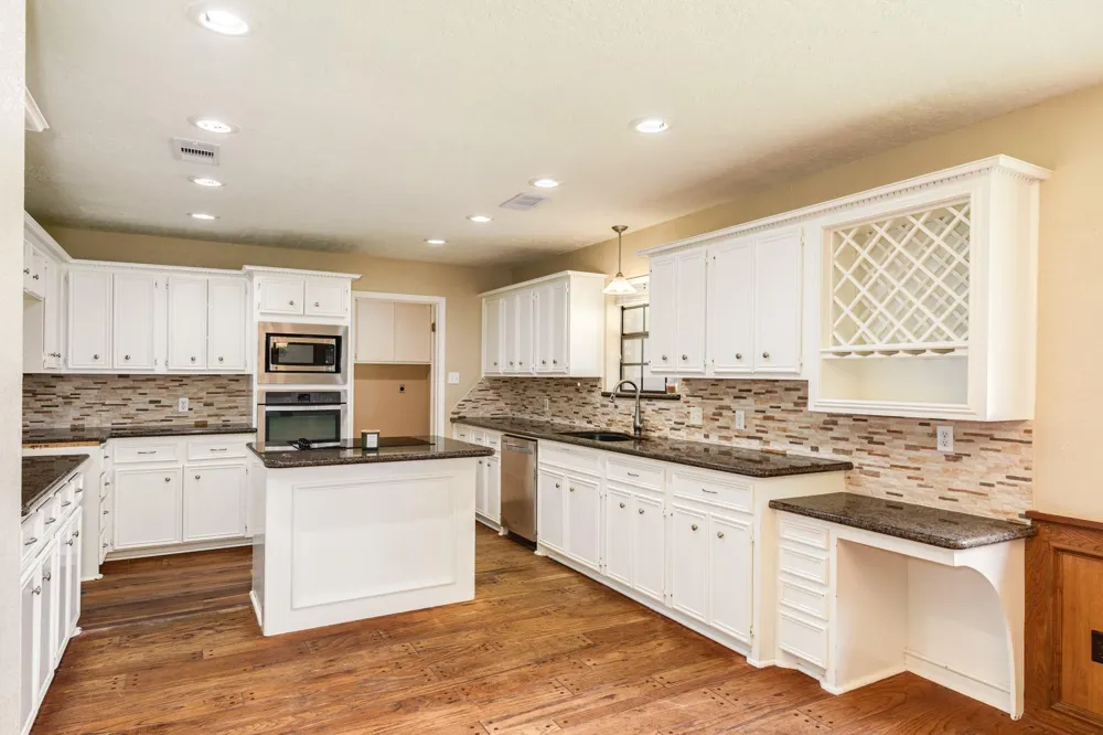 436 Huckleberry Drive Lake Jackson, TX 77566