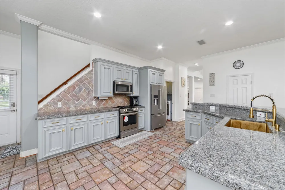 1513 County Road 149 Alvin, TX 77511