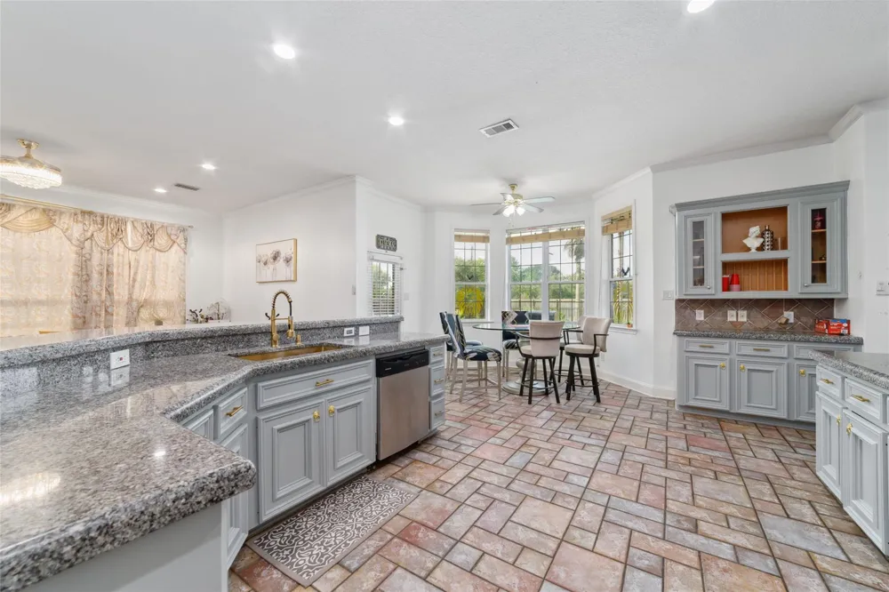 1513 County Road 149 Alvin, TX 77511