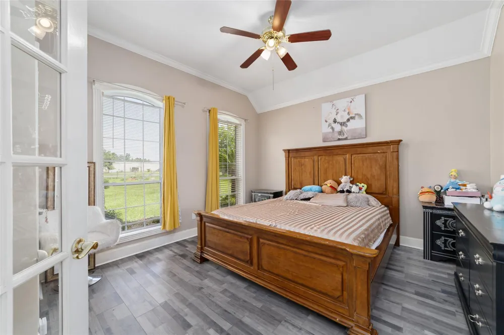 1513 County Road 149 Alvin, TX 77511