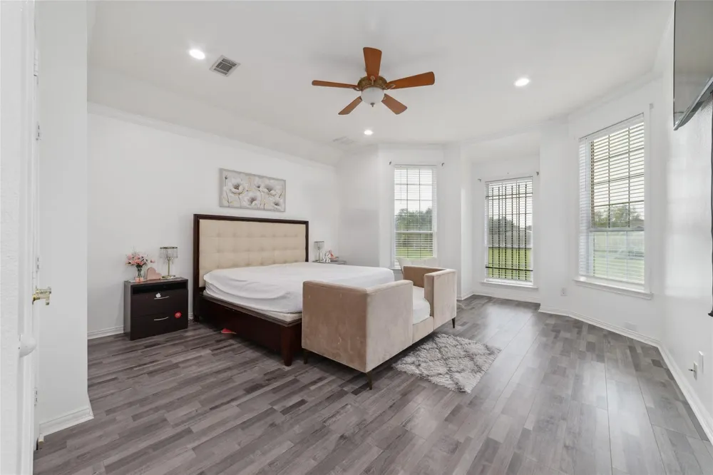1513 County Road 149 Alvin, TX 77511