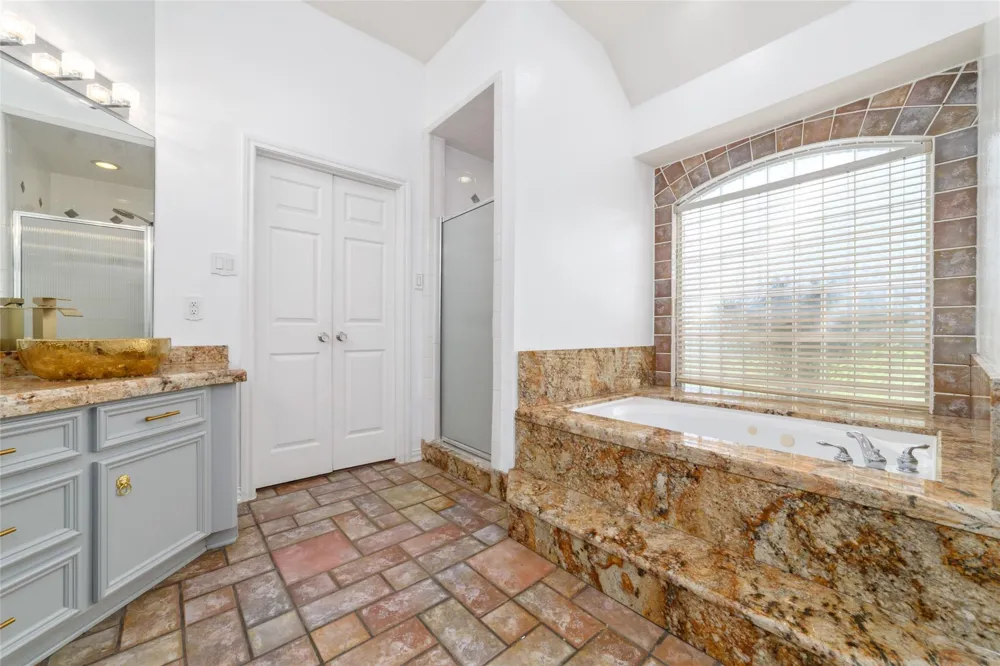 1513 County Road 149 Alvin, TX 77511