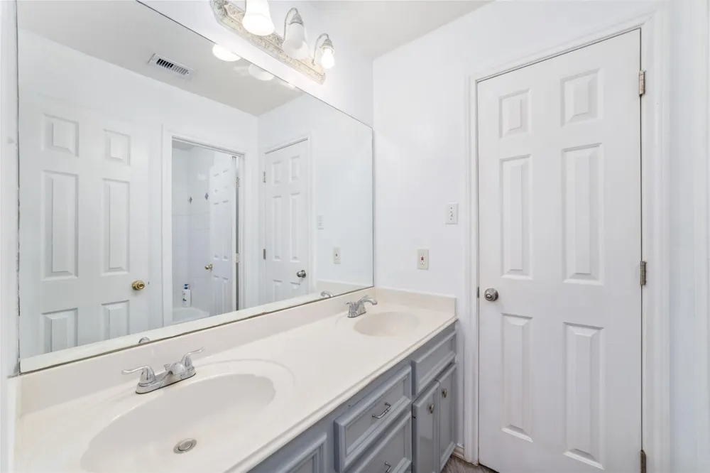 1513 County Road 149 Alvin, TX 77511