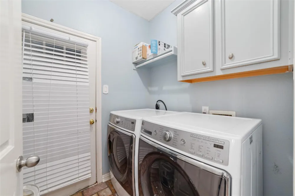 1513 County Road 149 Alvin, TX 77511