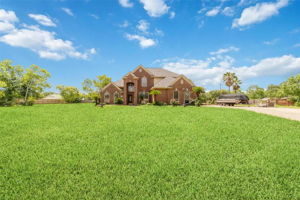 1513 County Road 149 Alvin, TX 77511