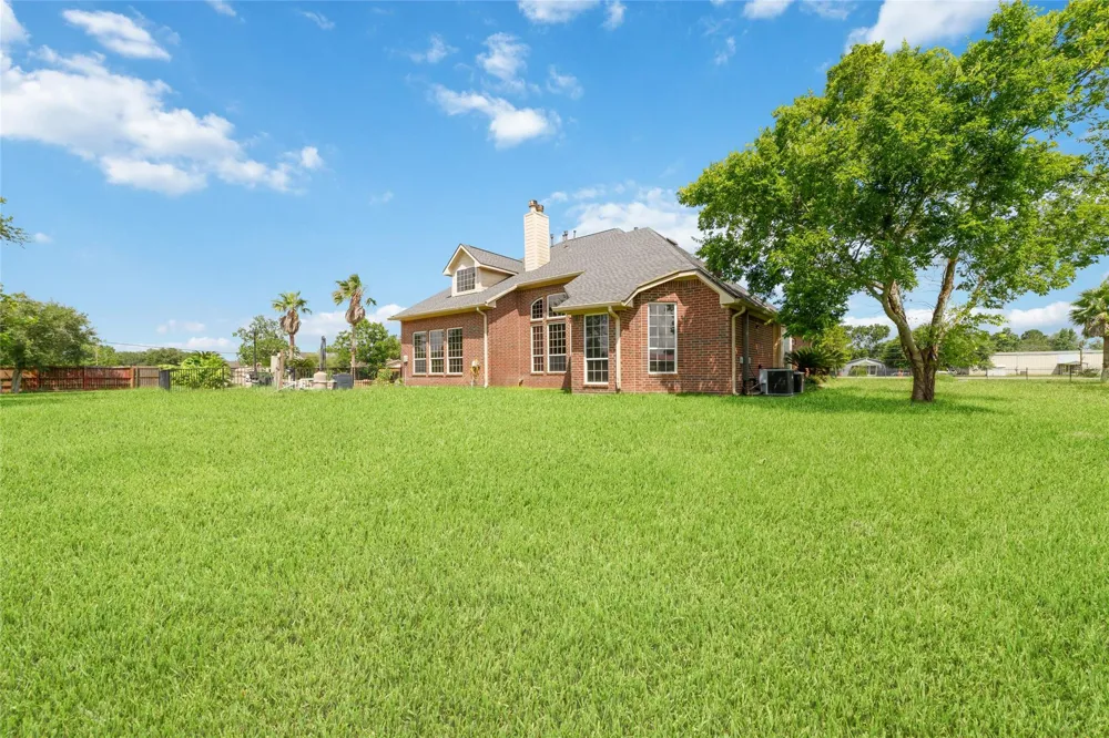 1513 County Road 149 Alvin, TX 77511