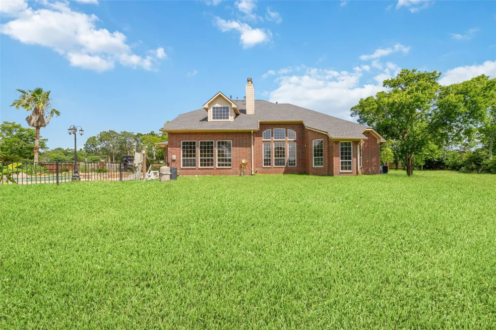 1513 County Road 149 Alvin, TX 77511