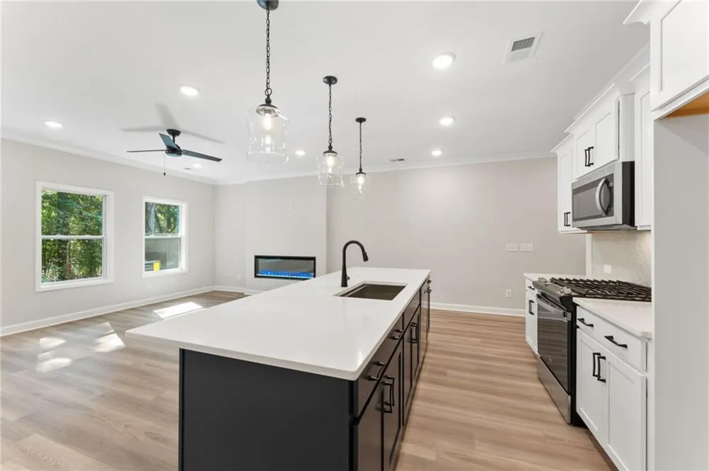 690 Sunstone Lane Lawrenceville, GA 30043
