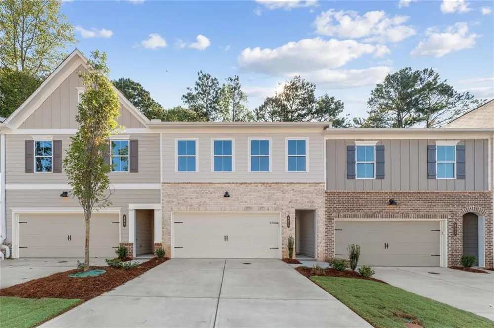 690 Sunstone Lane Lawrenceville, GA 30043